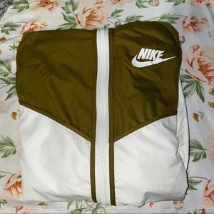 Women’s Nike Windbreaker